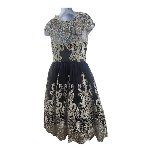 Chi Chi London Clara Dress Embroidered Lace Overlay Cap Sleeve Black Gold US 8 - Picture 8 of 12